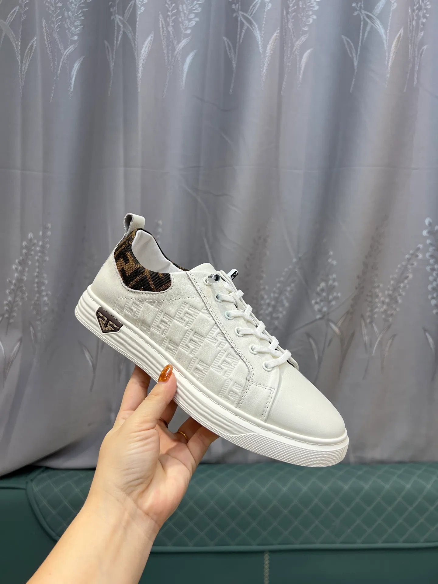 Men's men's shoes 💰400 [FENDI] Spring and Autumn new style 🙈original replica! Reproduced from the original 💯, the workmanship is top-notch, 💪💪💪 cowhide leather upper ➕ genuine leather feet, 👻 suitable for all kinds of travel! Number of yards 38-44